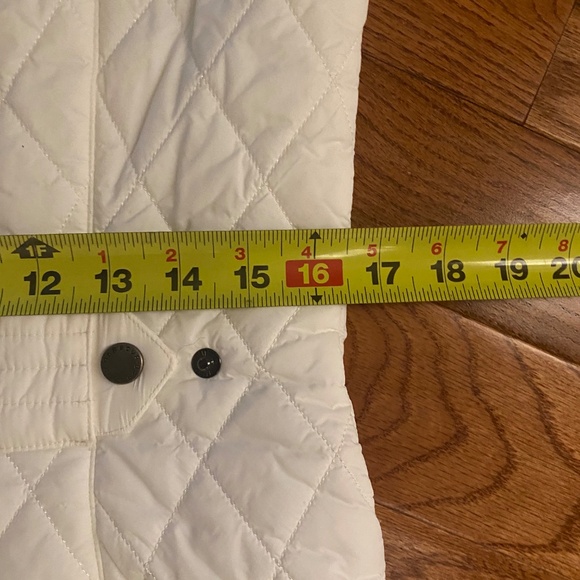 BARBOUR CALARY QUILTED WHITE VEST- (NWOT) - Picture 9 of 10